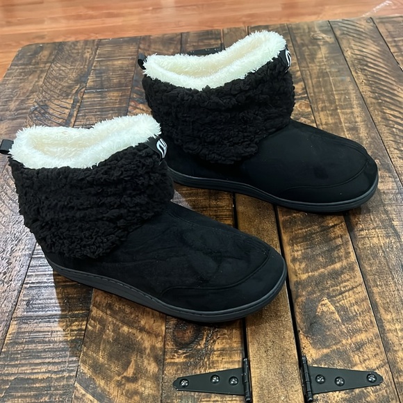 Cozy Black Women Slipper Bootie House Shoes Plush Fleece Indoor Outdoor - Picture 2 of 9